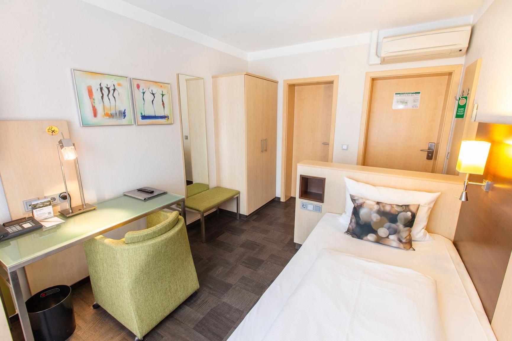 Hotel Scheffelhoehe Bruchsal Eksteriør billede