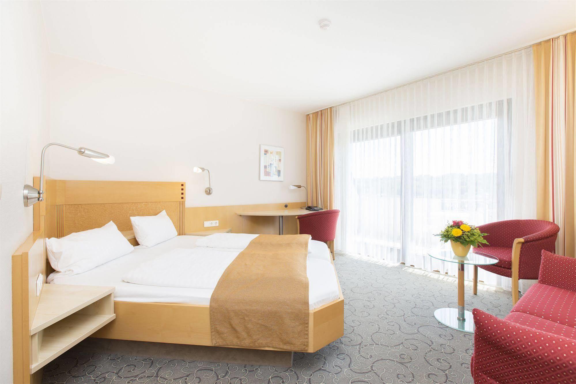Hotel Scheffelhoehe Bruchsal Eksteriør billede